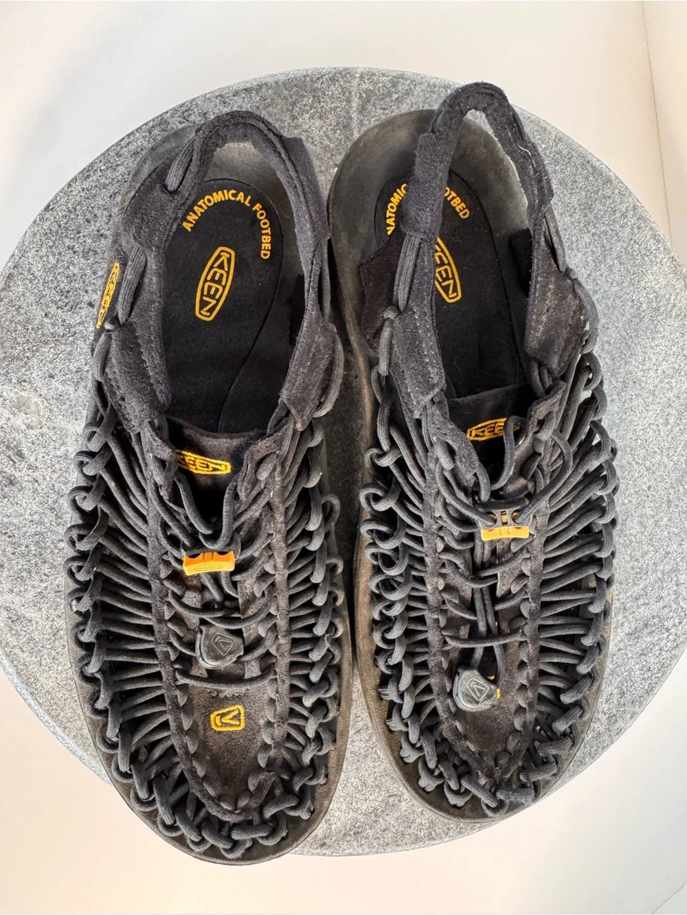 Keen Uneek Black Woven Bungee Cord Sandals Shoes 42